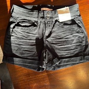 So low rise Favorite MIDI 4 inch inseam stretch shorts